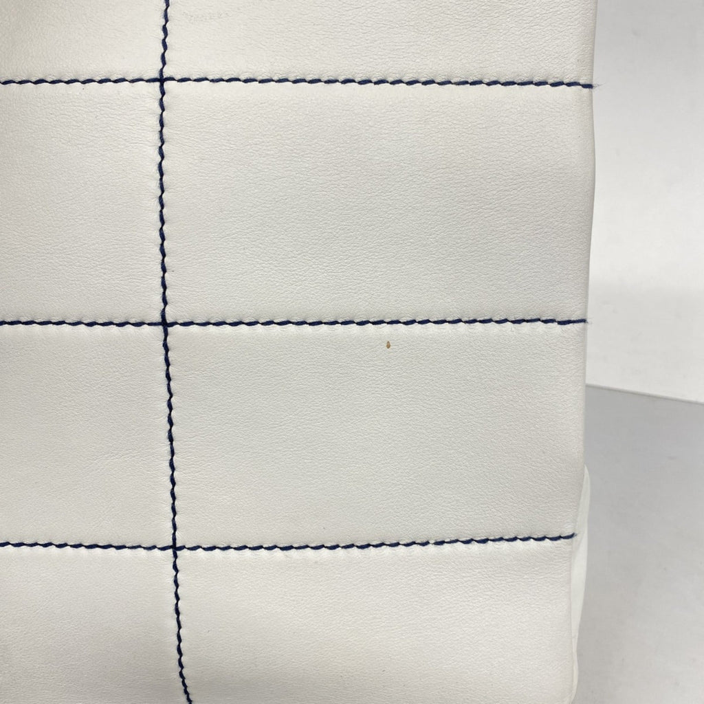 Chanel Navy White Leather Tote Bag (Pre-Owned)