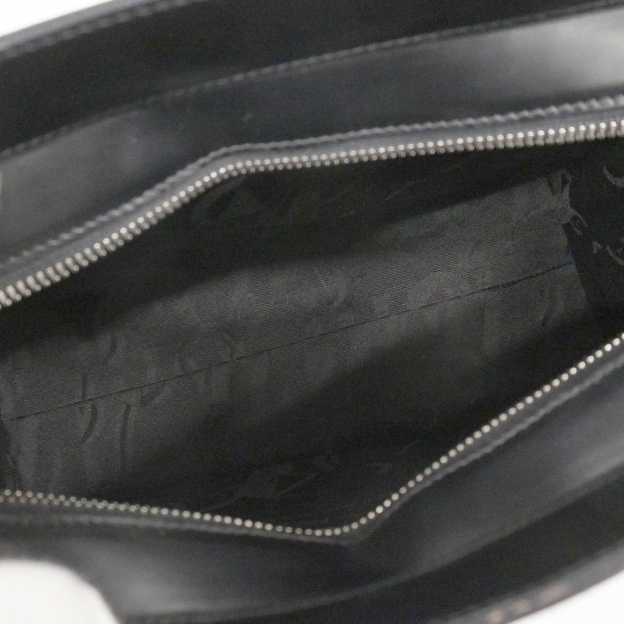 Salvatore Ferragamo Black Leather Handbag (Pre-Owned)
