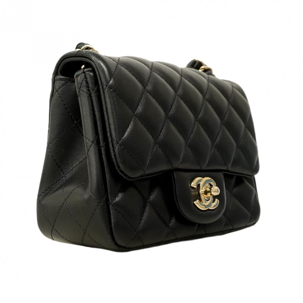 Chanel Black Leather Shoulder Bag (Pre-Owned)