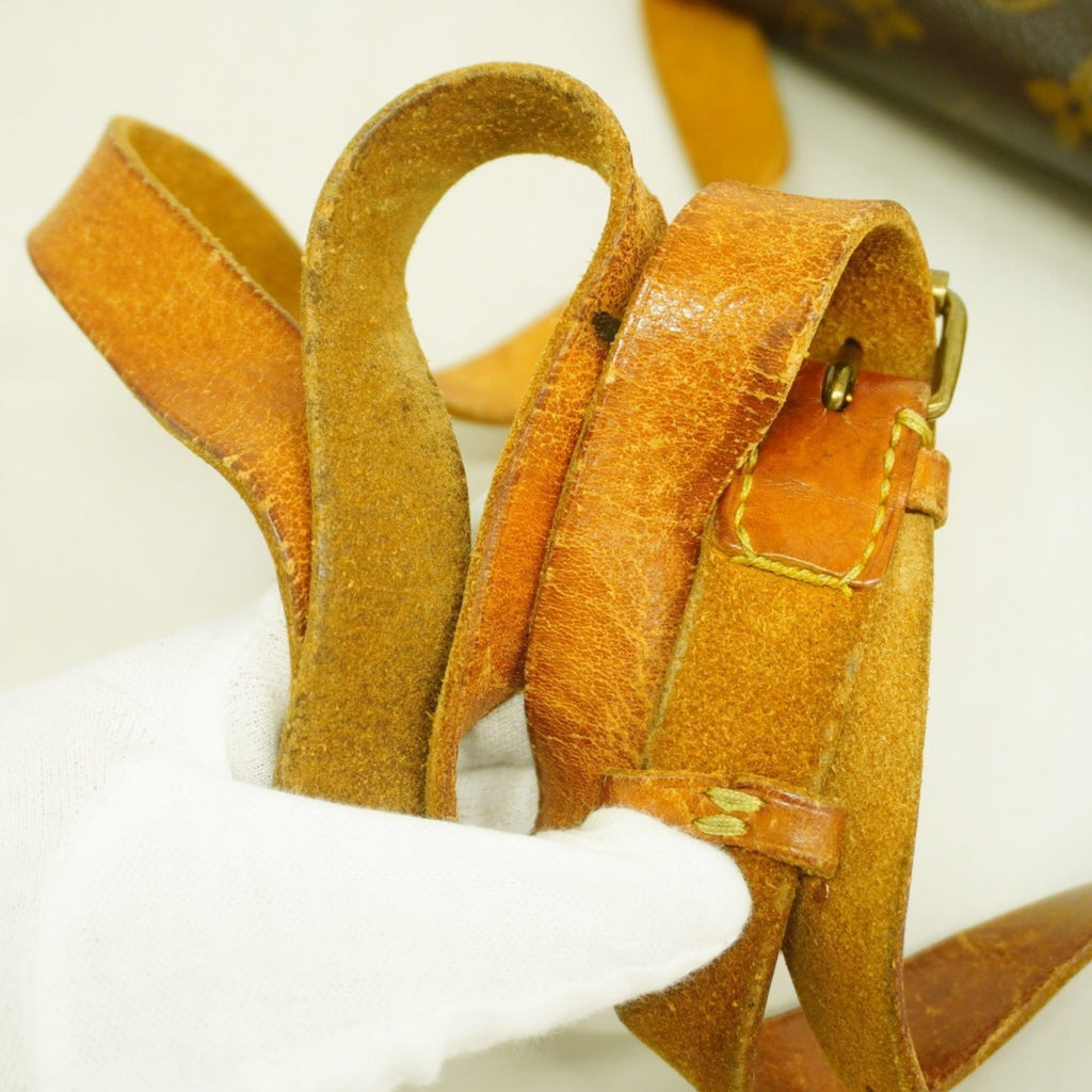Louis Vuitton Brown Shoulder Bag (Pre-Owned)