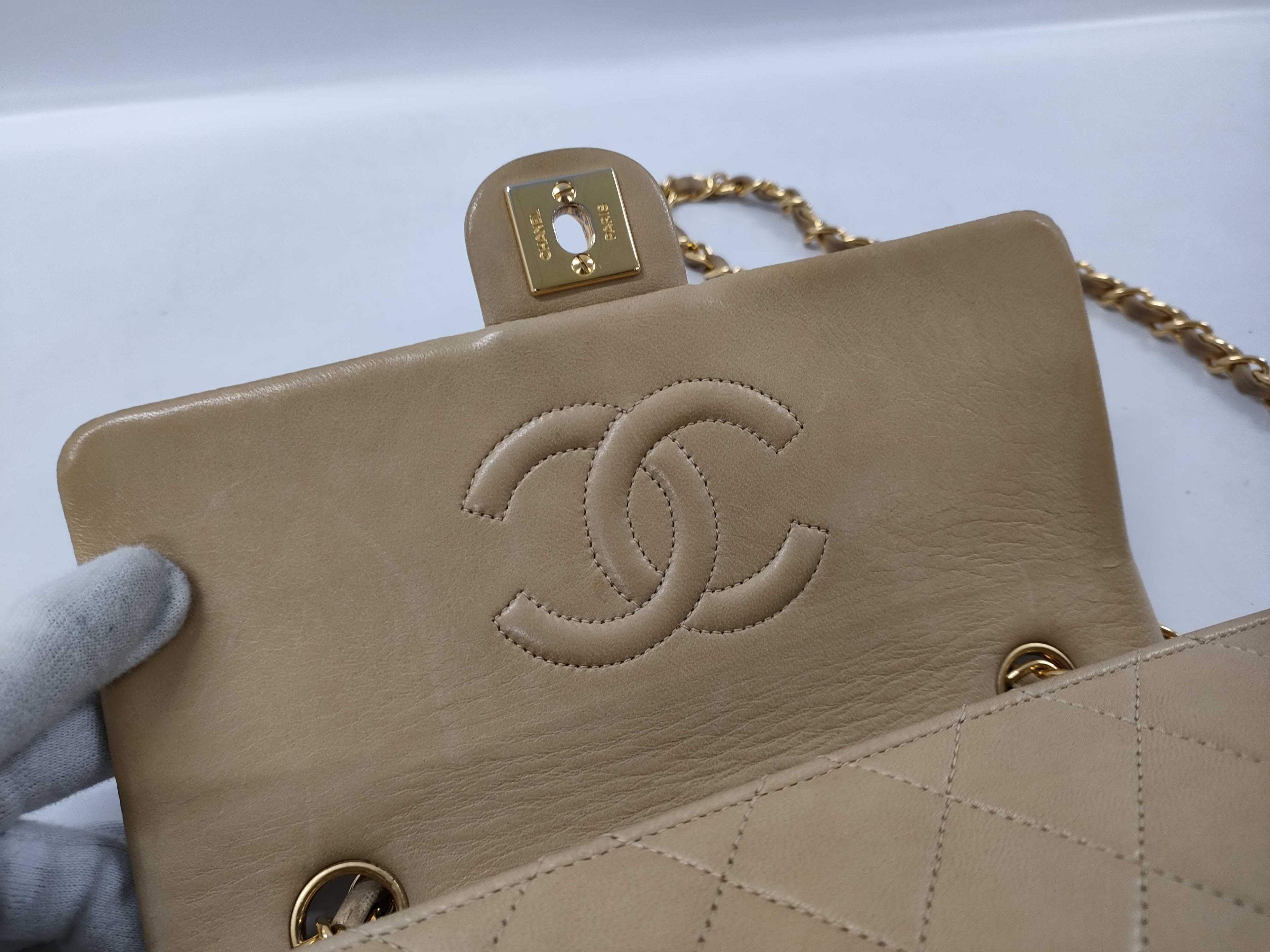 Chanel Square Classic Single Flap Bag Quilted Lambskin Beige Leather Shoulder Bag Bag (Pre-Owned)