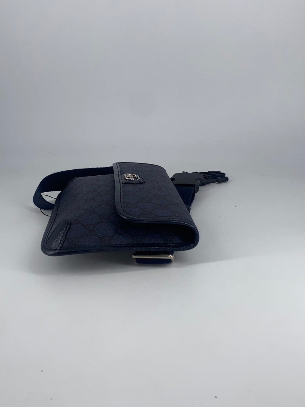 Gucci Flap Belt Bag Gg Canvas Navy Canvas Shoulder Bag Bag (Pre-Owned)