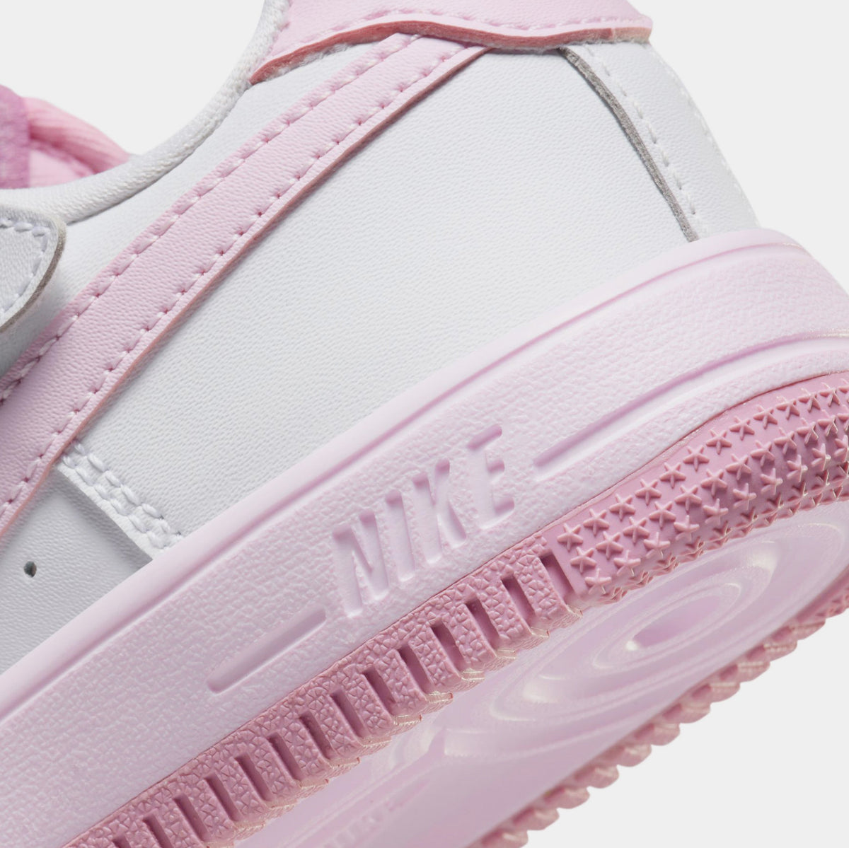 Exclusive Force 1 Low EasyOn Preschool Lifestyle Shoes (White/Pink Foam/Elemental Pink) — 8C — Back View