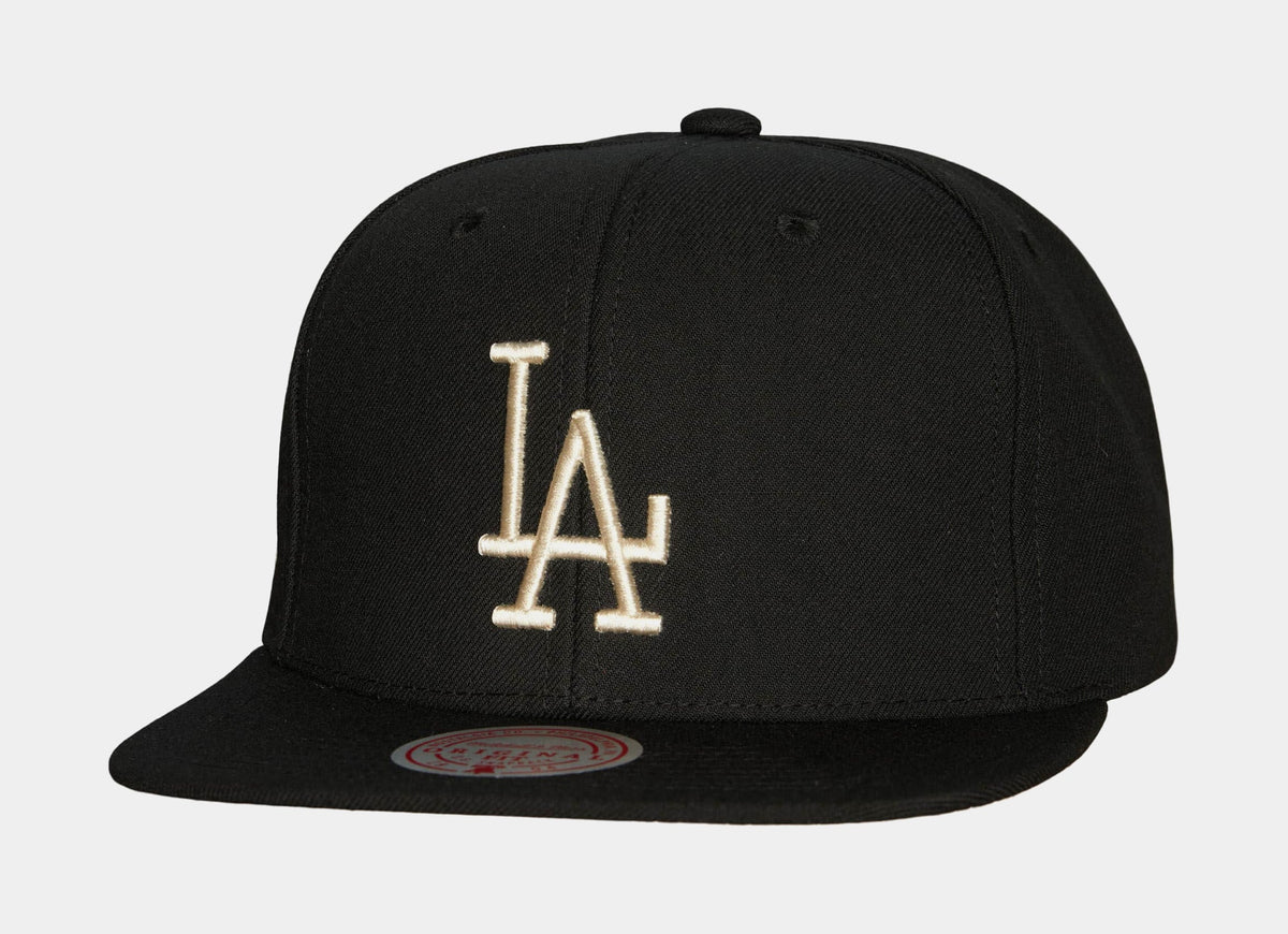 Exclusive Los Angeles Dodgers Classic Snapback Mens Hat (Black/White) — OS — Front View