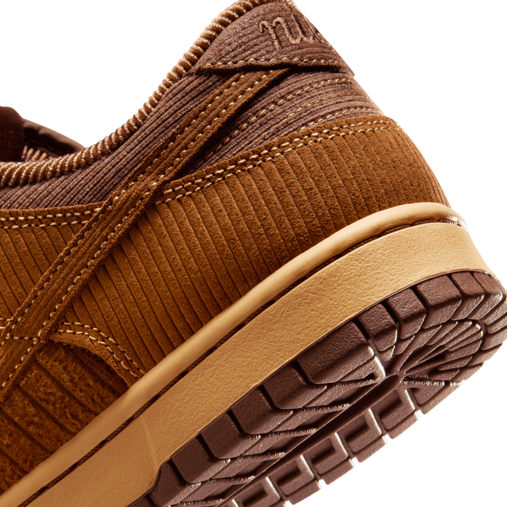 Dunk Low Retro Premium 'Light British Tan'