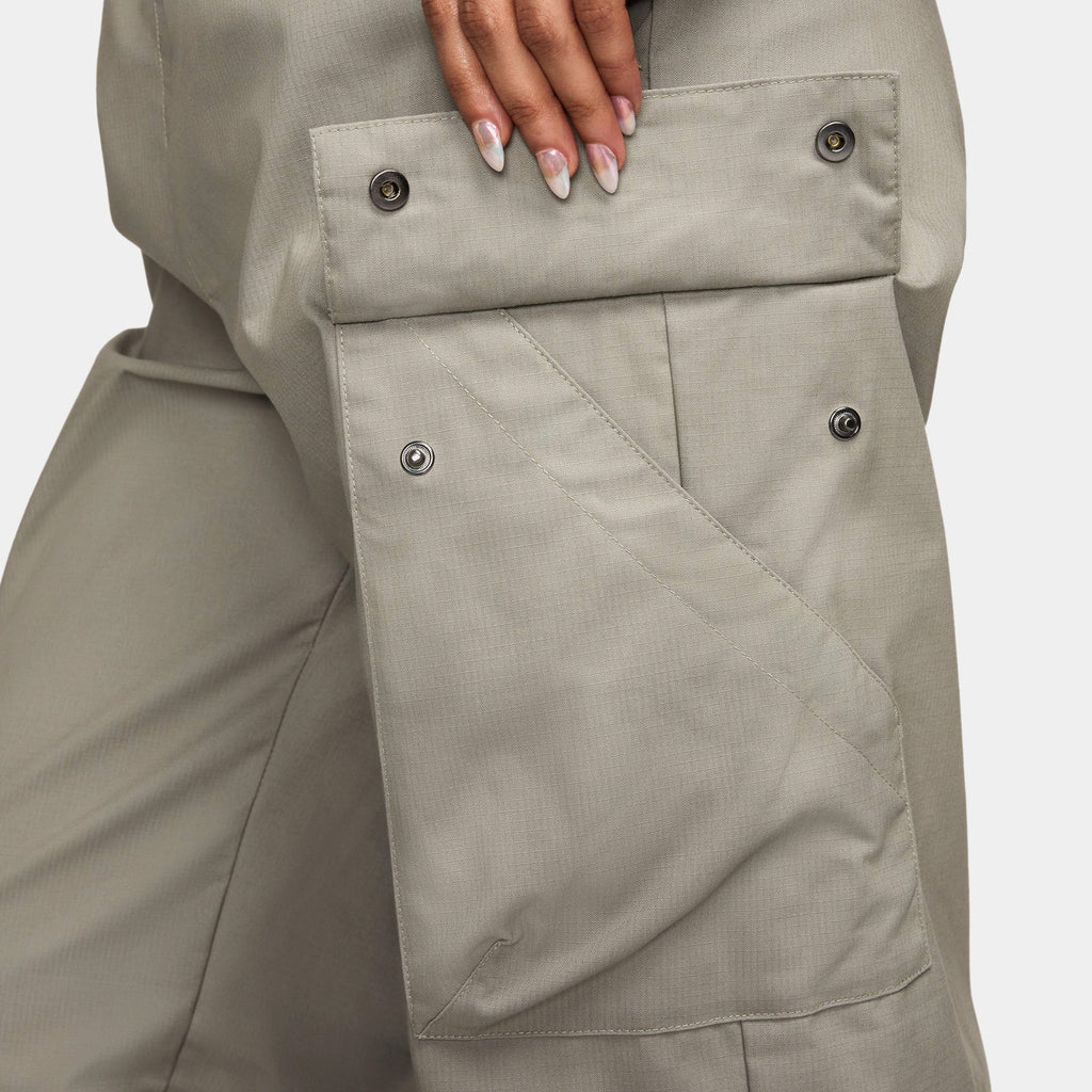 Exclusive NSW Woven Cargo Womens Pants (Grey) — XS — Side View
