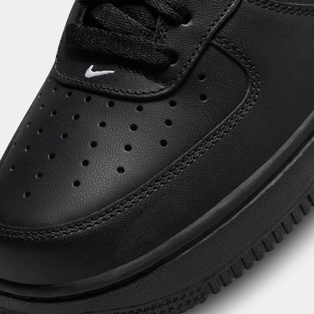 Exclusive Air Force 1 '07 LV8 Mens Lifestyle Shoes (Black/White) — 4 — Side View