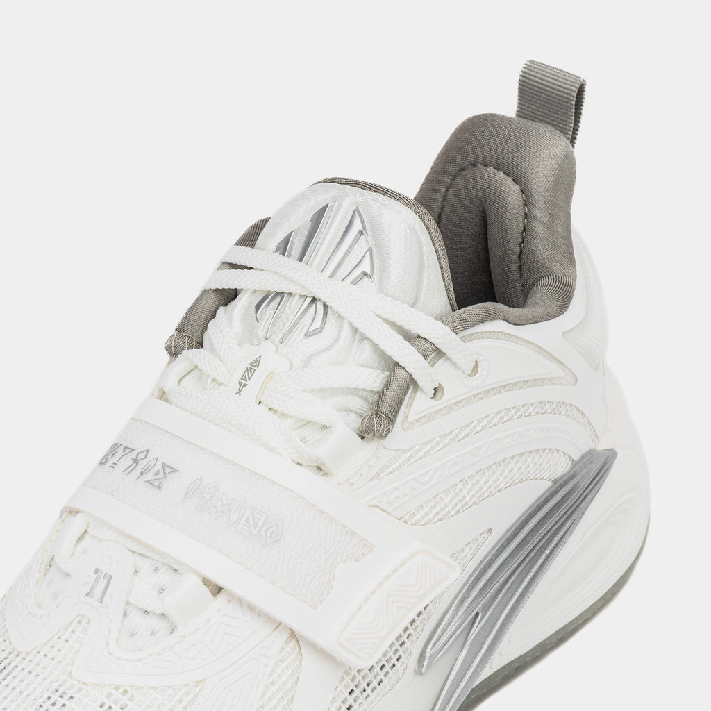 Exclusive Kai 1 Yang Grade School Basketball Shoes (White/Grey) — 3Y — Side View