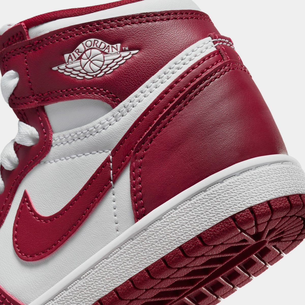 Exclusive Air Jordan 1 Retro High OG Artisanal Red Preschool Lifestyle Shoes (White/Team Red) — 10.5C — Back View