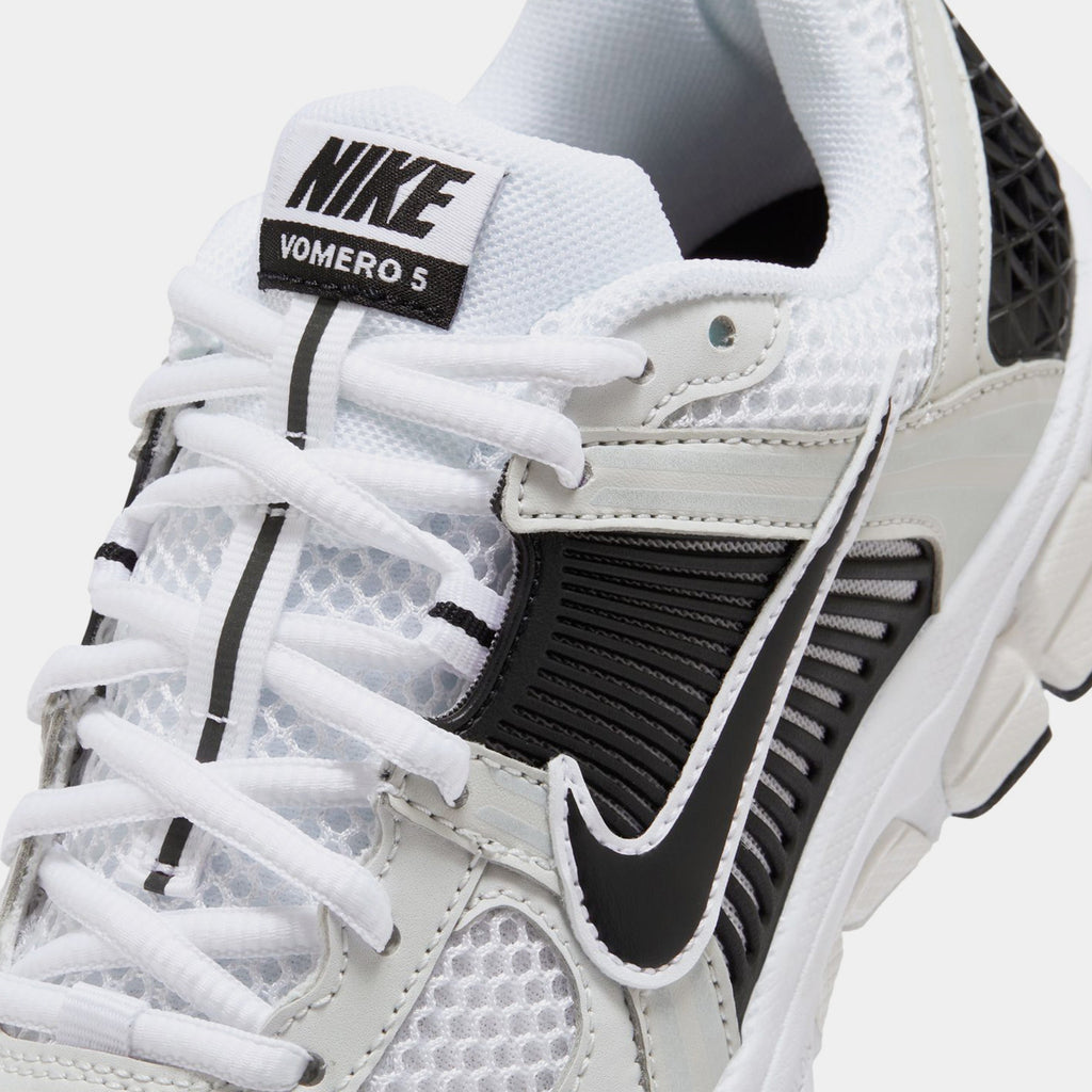 Exclusive Zoom Vomero 5 Grade School Running Shoes (Pure Platinum/Summit White/Dark Grey/Metallic Silver) — 3Y — Side View