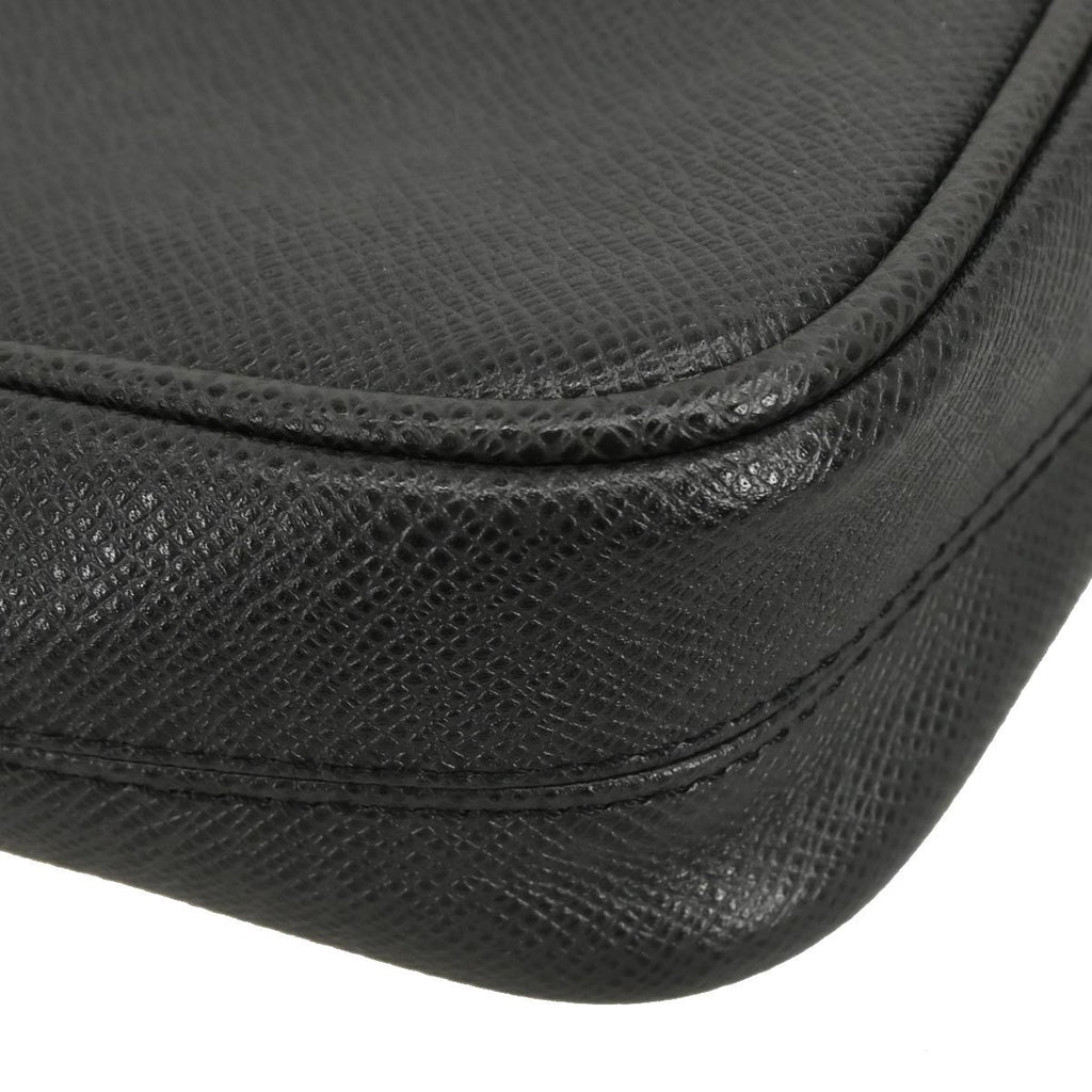 Louis Vuitton Dimitri Messenger Bag Taiga Leather Black Leather Shoulder Bag Bag (Pre-Owned)