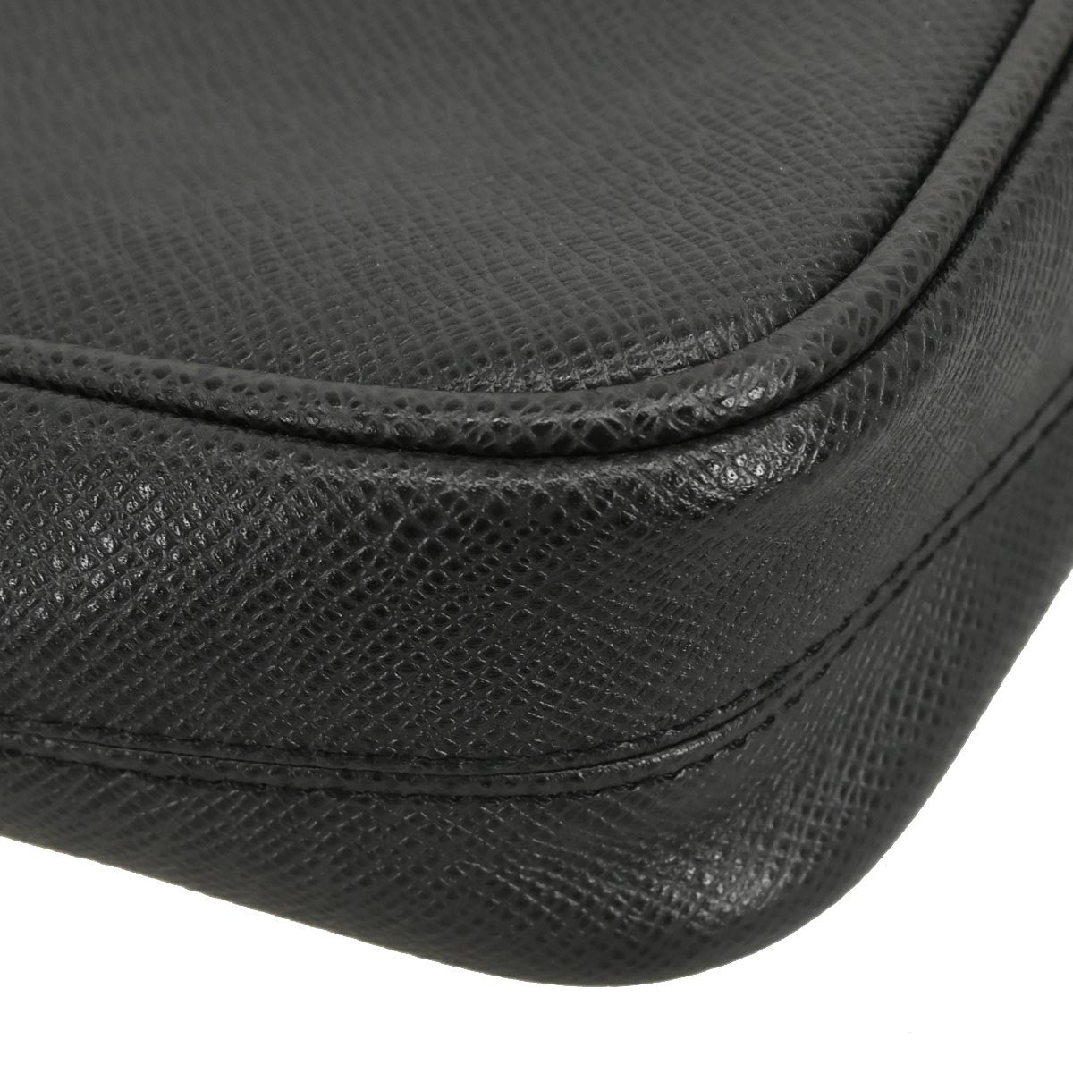 Louis Vuitton Dimitri Messenger Bag Taiga Leather Black Leather Shoulder Bag Bag (Pre-Owned)