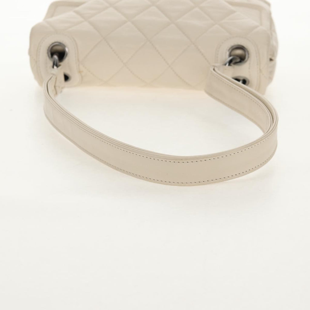 Chanel Padded Envelope Flap Bag Quilted Aged Calfskin White Leather Shoulder Bag Bag (Pre-Owned)