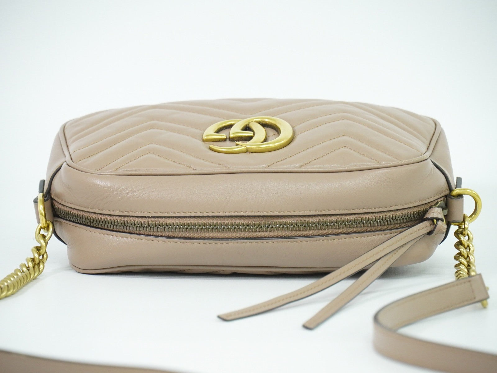 Gucci Gg Marmont Shoulder Bag Matelasse Leather Beige Leather Shoulder Bag Bag (Pre-Owned)