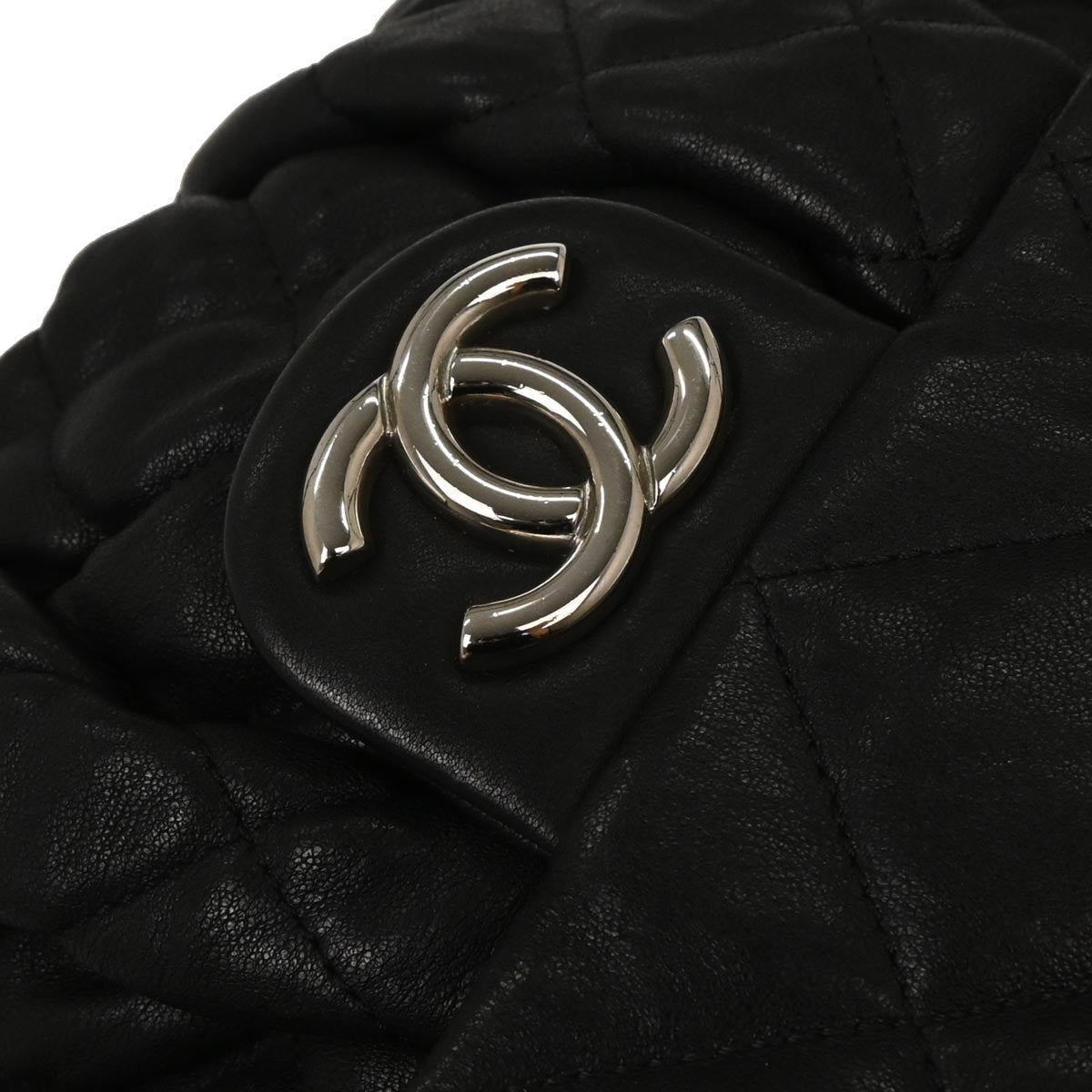 Chanel Chain Around Flap Bag Quilted Leather Black Leather Shoulder Bag Bag (Pre-Owned)
