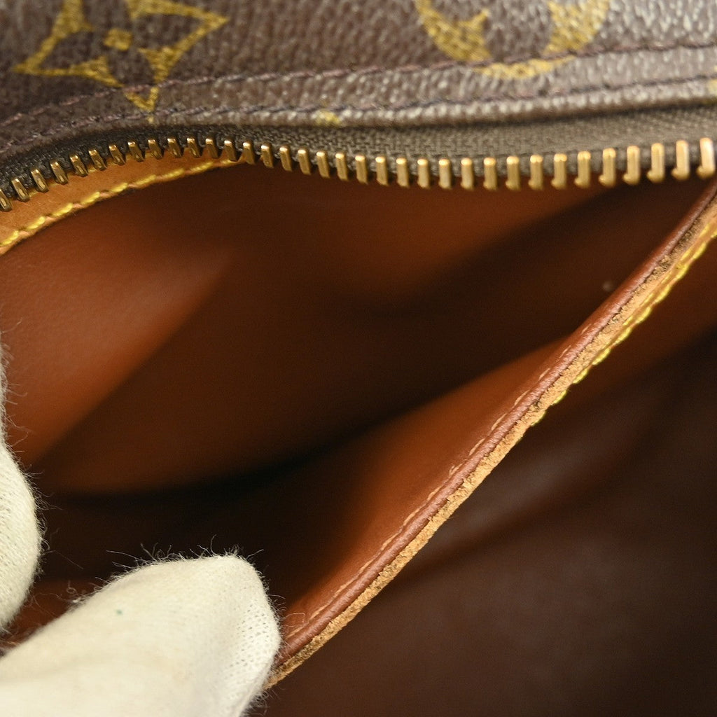 Louis Vuitton Blois Handbag Monogram Canvas Brown Canvas Shoulder Bag Bag (Pre-Owned)