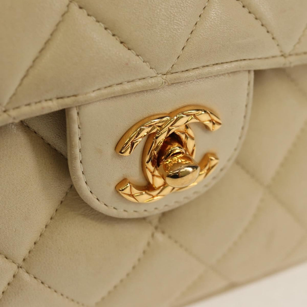 Chanel Chain Flap Shoulder Bag Quilted Lambskin Beige Leather Shoulder Bag Bag (Pre-Owned)