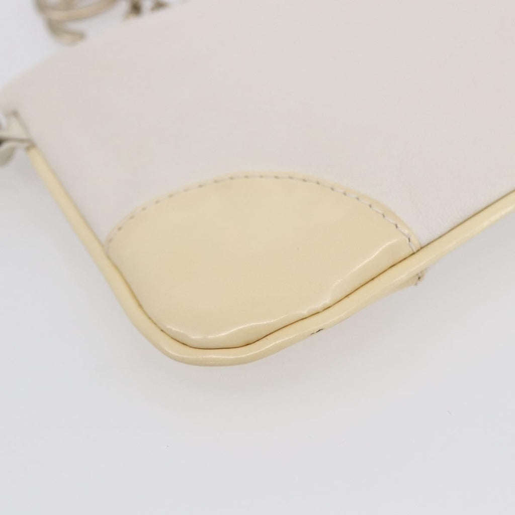 Chanel Camellia Clutch Bag Leather Ecru Leather Clutche & Pouche Bag (Pre-Owned)