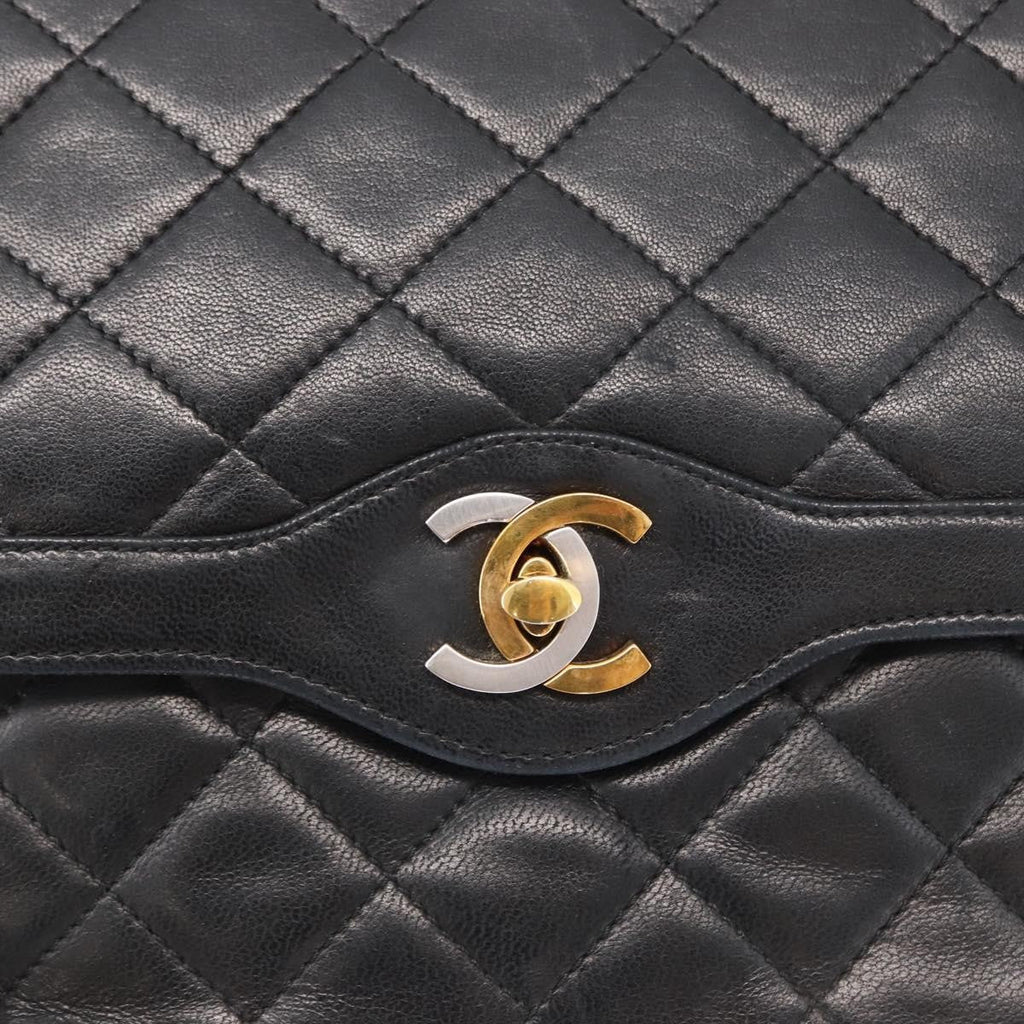 Chanel Vintage Two Tone Cc Flap Bag Quilted Lambskin Black Leather Shoulder Bag Bag (Pre-Owned)