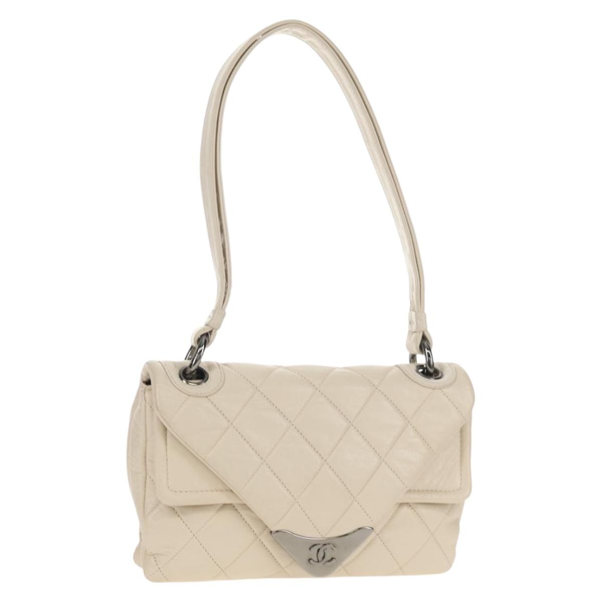 Chanel Padded Envelope Flap Bag Quilted Aged Calfskin White Leather Shoulder Bag Bag (Pre-Owned)