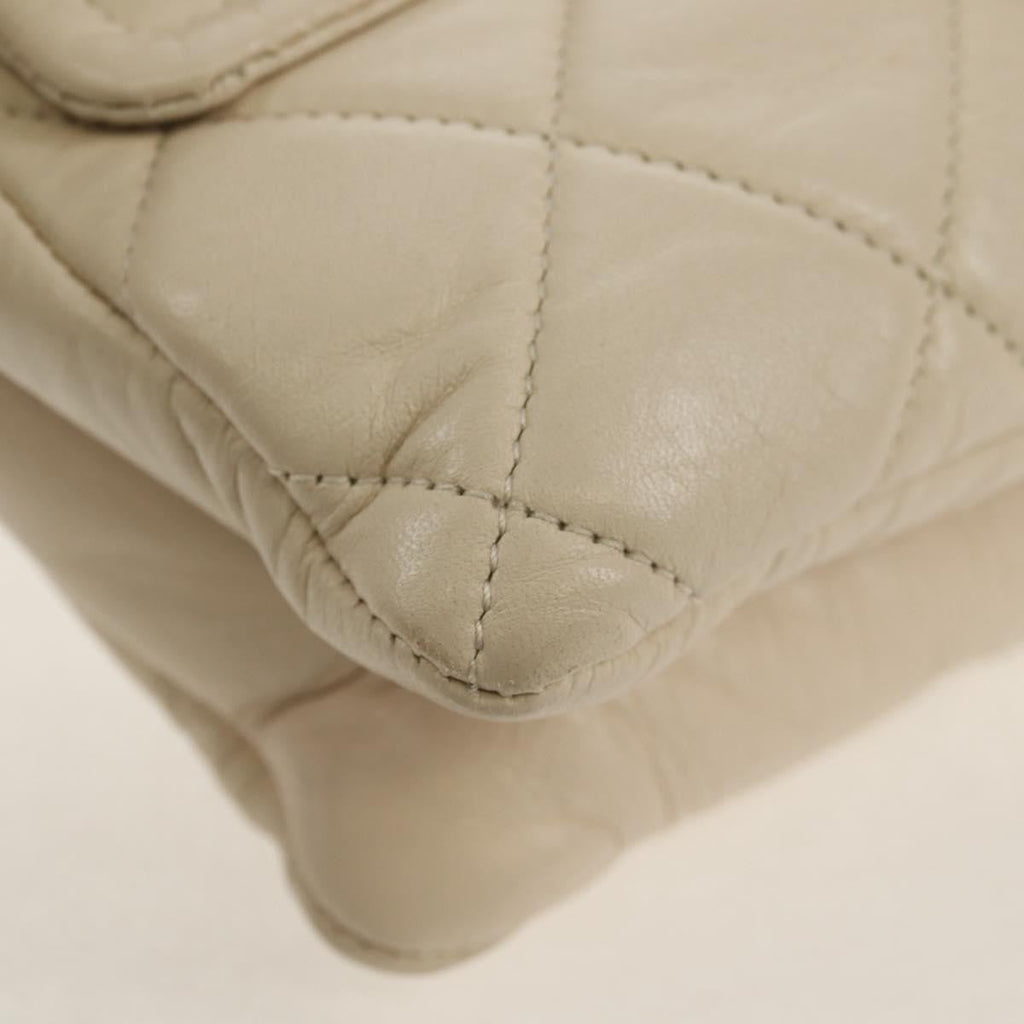 Chanel Padded Envelope Flap Bag Quilted Aged Calfskin White Leather Shoulder Bag Bag (Pre-Owned)
