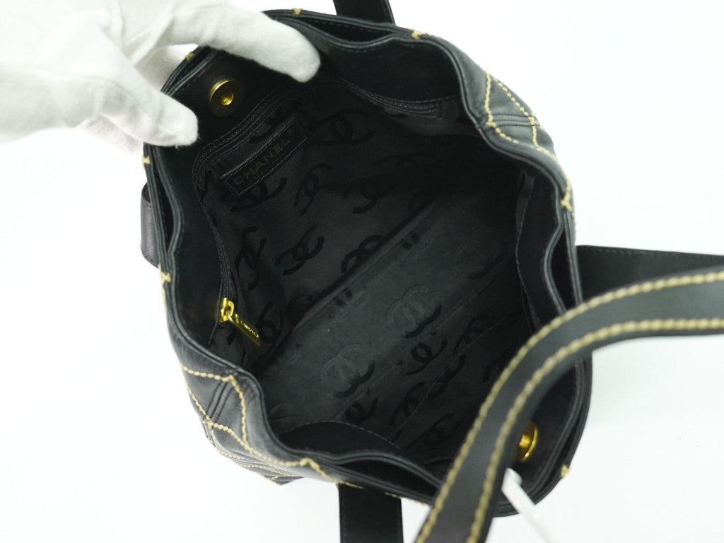 Chanel Surpique Tote Quilted Leather Black Leather Handbag (Pre-Owned)