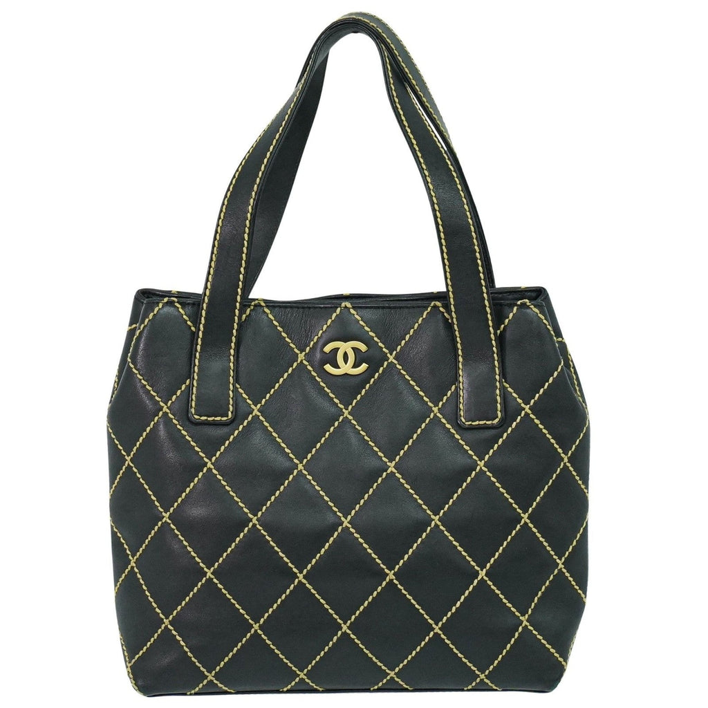 Chanel Surpique Tote Quilted Leather Black Leather Handbag (Pre-Owned)