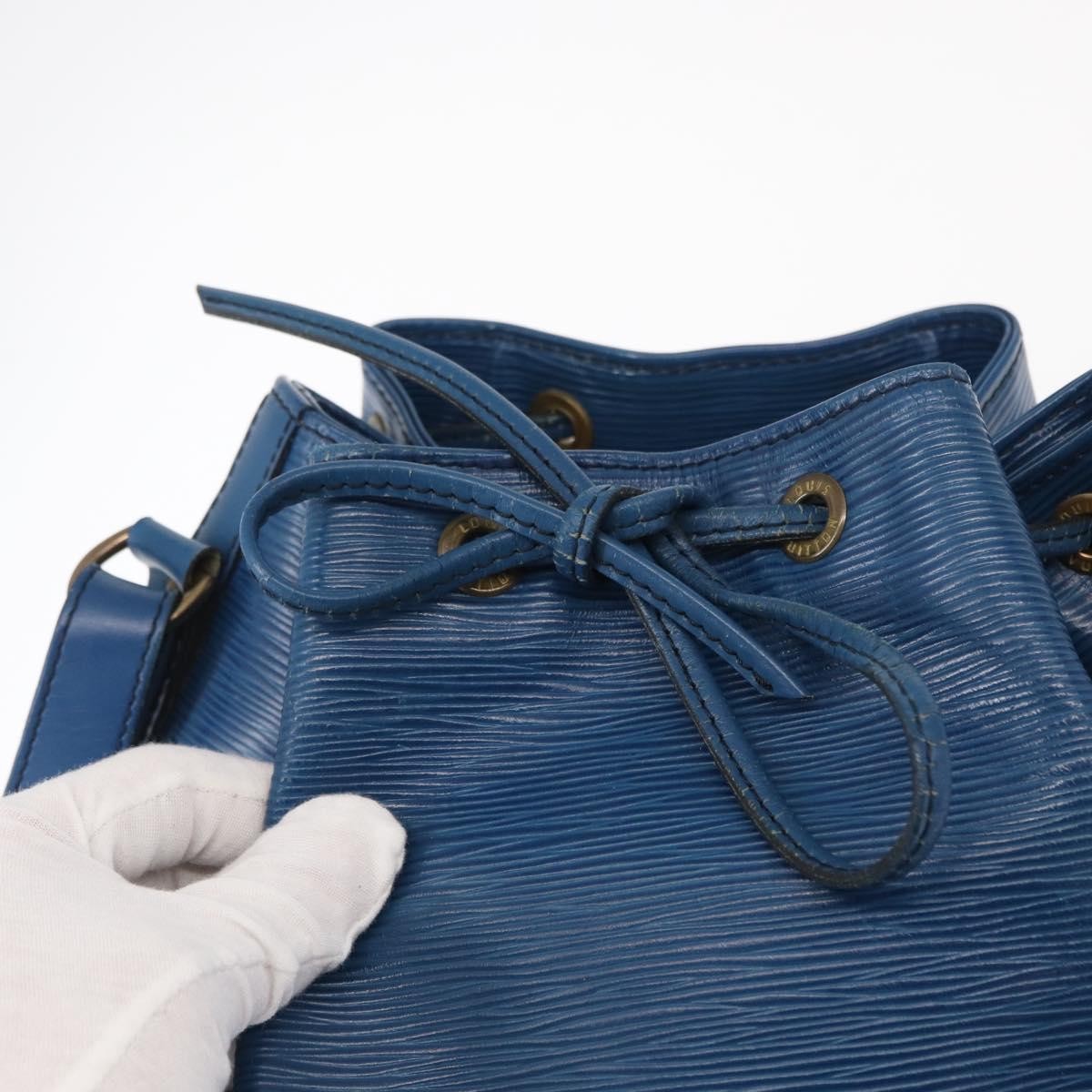Louis Vuitton Petit Noe Handbag Epi Leather Blue Leather Shoulder Bag Bag (Pre-Owned)