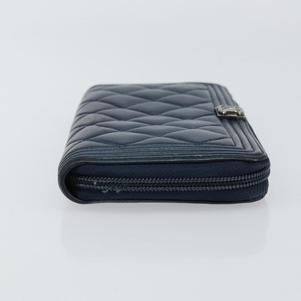 Chanel Boy Yen Wallet Quilted Lambskin Navy Leather Wallets Accessory (Pre-Owned)