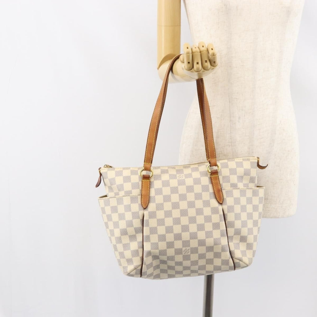 Louis Vuitton Totally Handbag Damier White Canvas Tote Bag Bag (Pre-Owned)