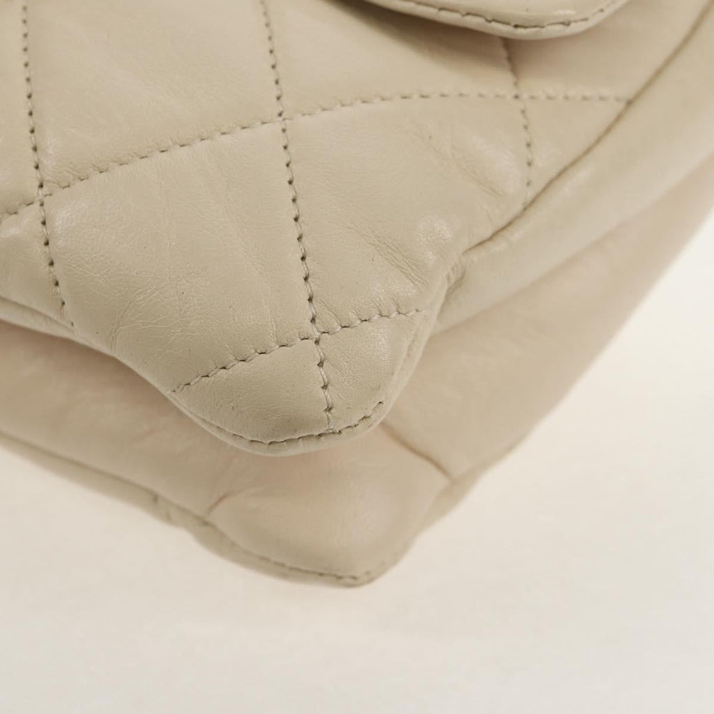 Chanel Padded Envelope Flap Bag Quilted Aged Calfskin White Leather Shoulder Bag Bag (Pre-Owned)