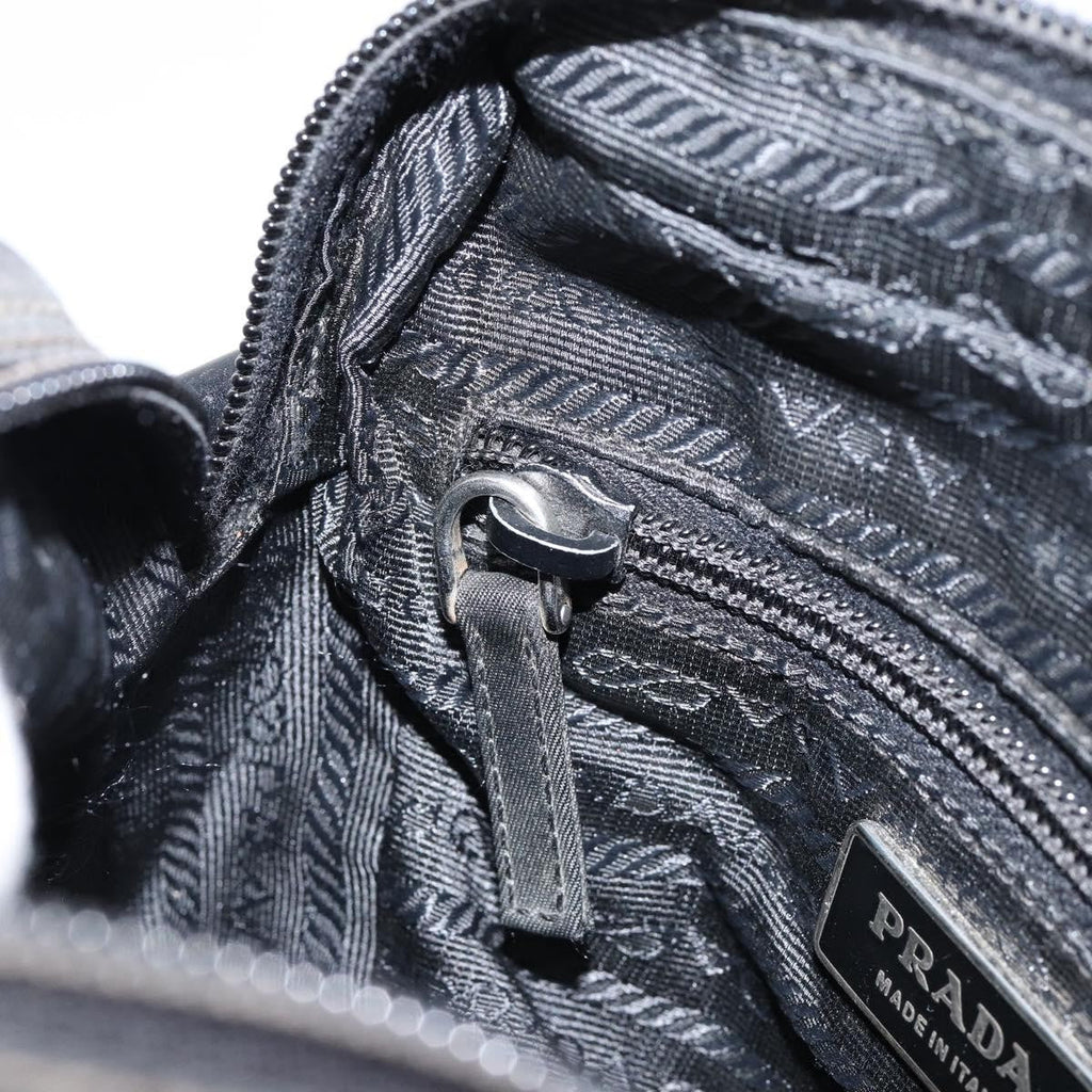 Prada Front Pocket Messenger Bag Tessuto Black Nylon Shoulder Bag Bag (Pre-Owned)