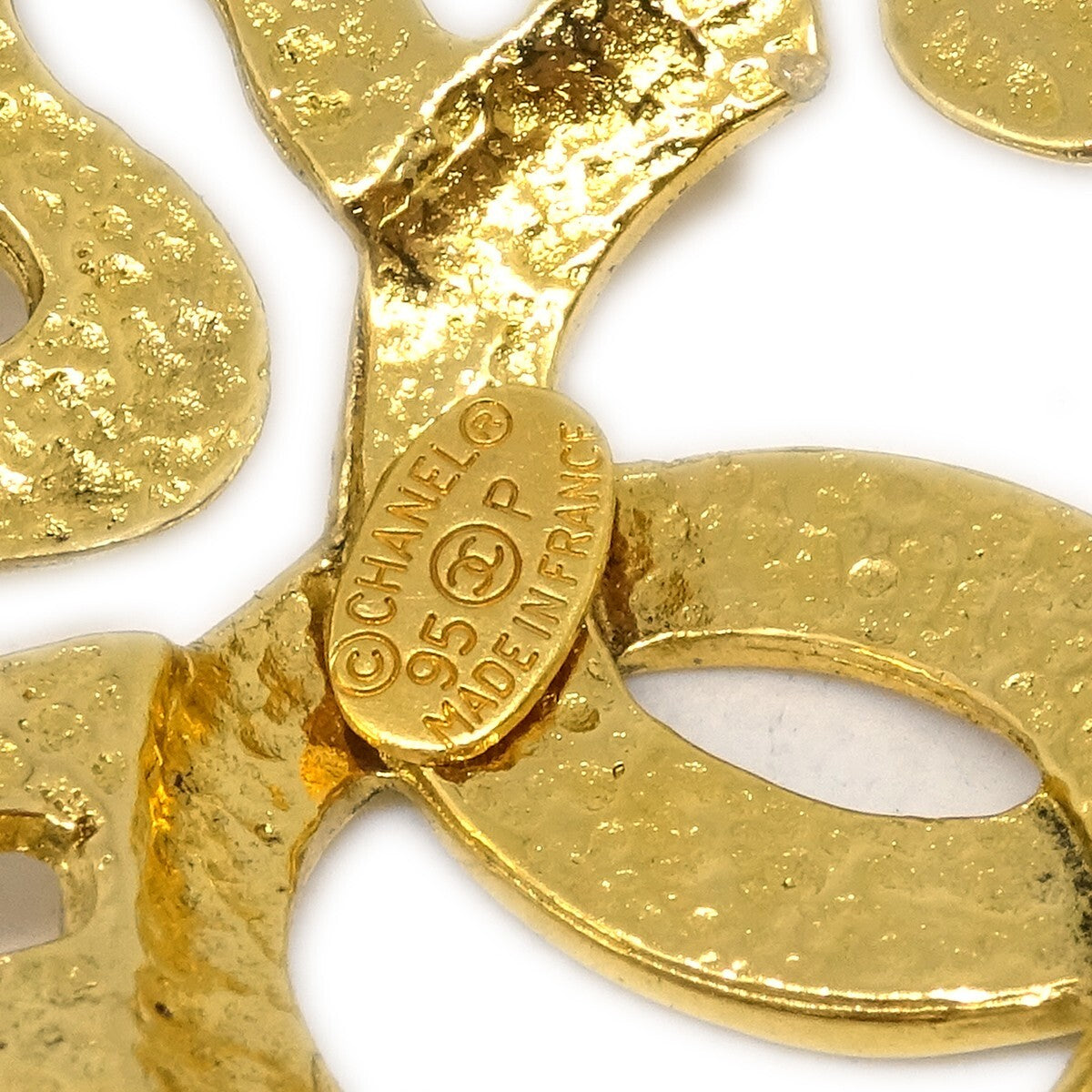 Chanel Vintage Cc Flower Cutout Round Clip-On Earrings Metal Gold Gold_Plated Earrings Jewelry (Pre-Owned)