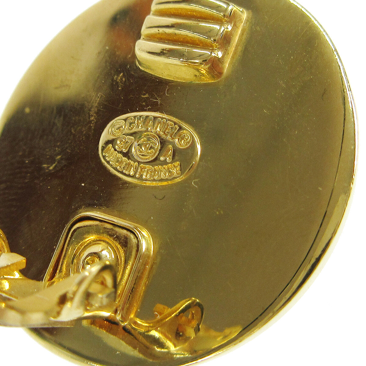 Chanel Round Cc Turnlock Clip-On Earrings Metal Gold Gold_Plated Earrings Jewelry (Pre-Owned)