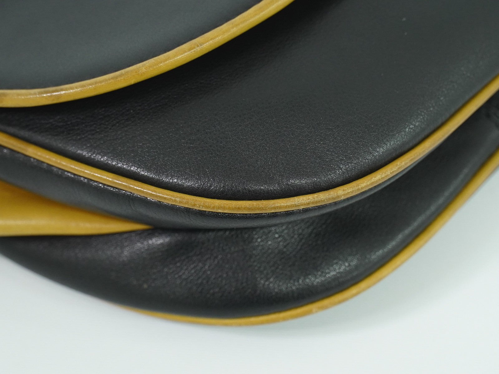 Celine Vintage Shoulder Bag Leather Black Leather Shoulder Bag Bag (Pre-Owned)