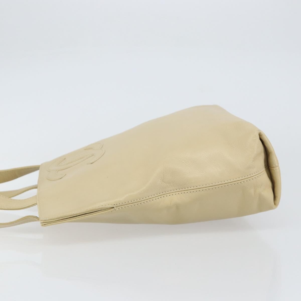 Chanel Vintage Cc Logo Tote Leather Beige Leather Tote Bag Bag (Pre-Owned)