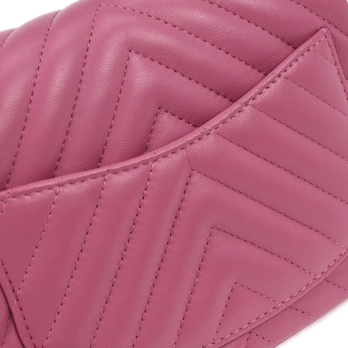 Chanel Square Classic Single Flap Bag Chevron Lambskin Pink Leather Shoulder Bag Bag (Pre-Owned)