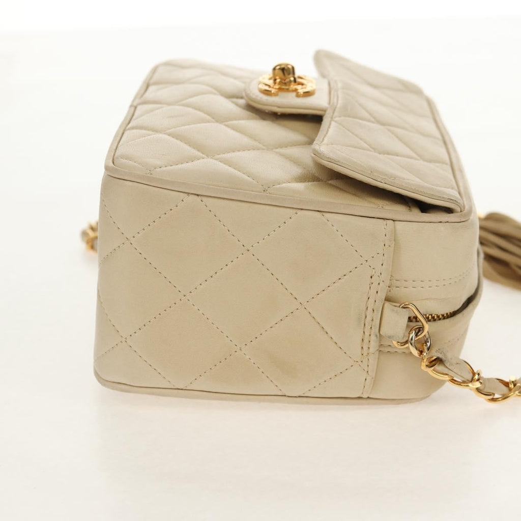 Chanel Chain Flap Shoulder Bag Quilted Lambskin Beige Leather Shoulder Bag Bag (Pre-Owned)
