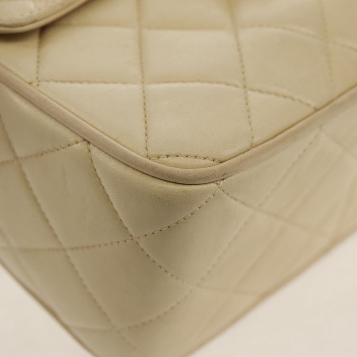 Chanel Chain Flap Shoulder Bag Quilted Lambskin Beige Leather Shoulder Bag Bag (Pre-Owned)