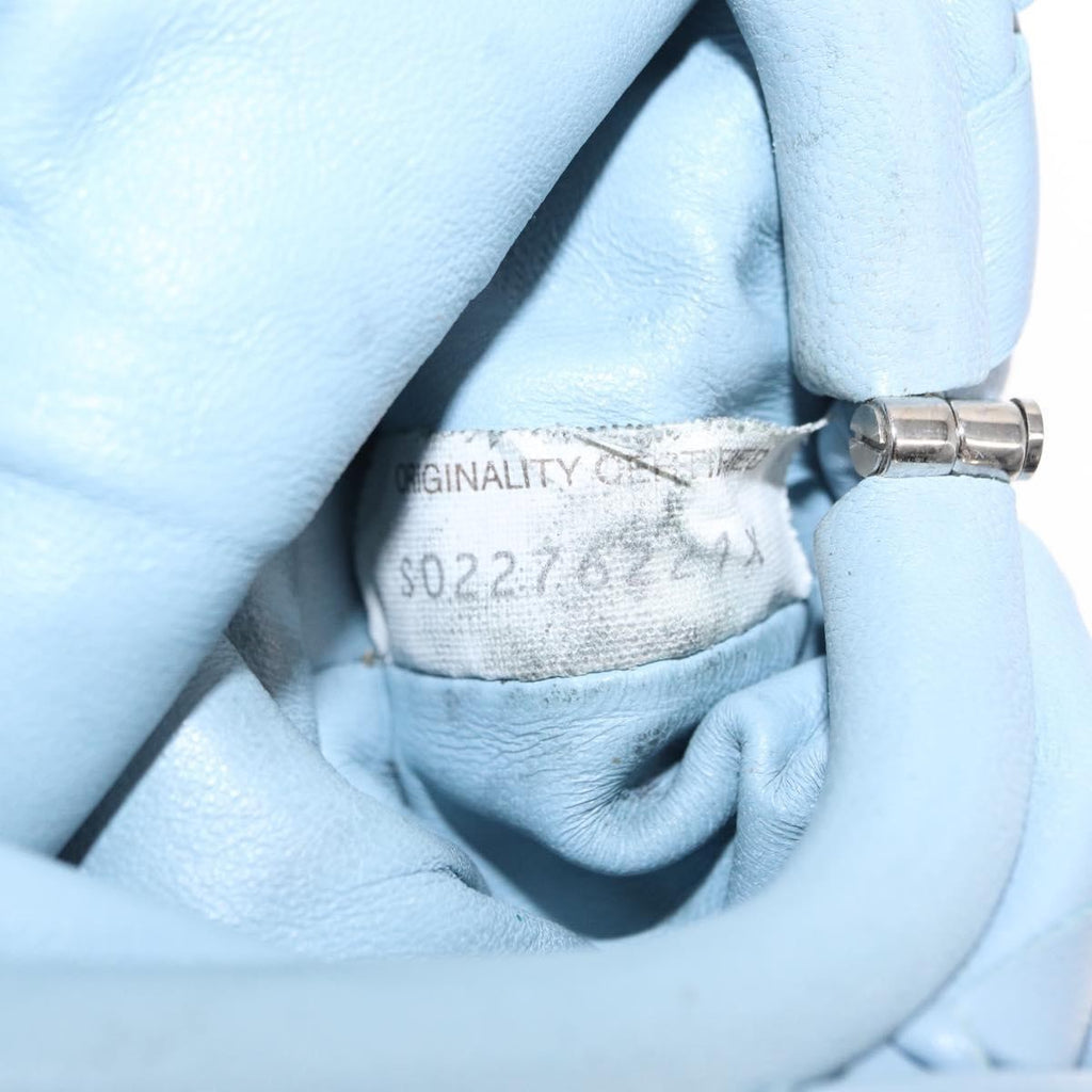 Bottega Veneta The Pouch Intrecciato Nappa Blue Leather Clutche & Pouche Bag (Pre-Owned)