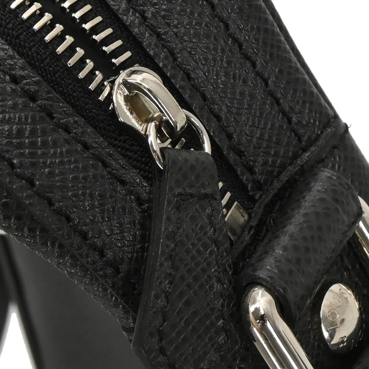 Louis Vuitton Dimitri Messenger Bag Taiga Leather Black Leather Shoulder Bag Bag (Pre-Owned)