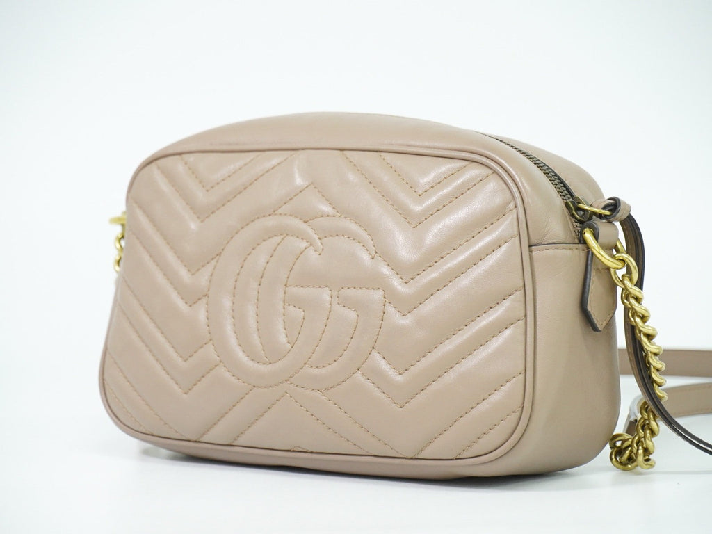 Gucci Gg Marmont Shoulder Bag Matelasse Leather Beige Leather Shoulder Bag Bag (Pre-Owned)