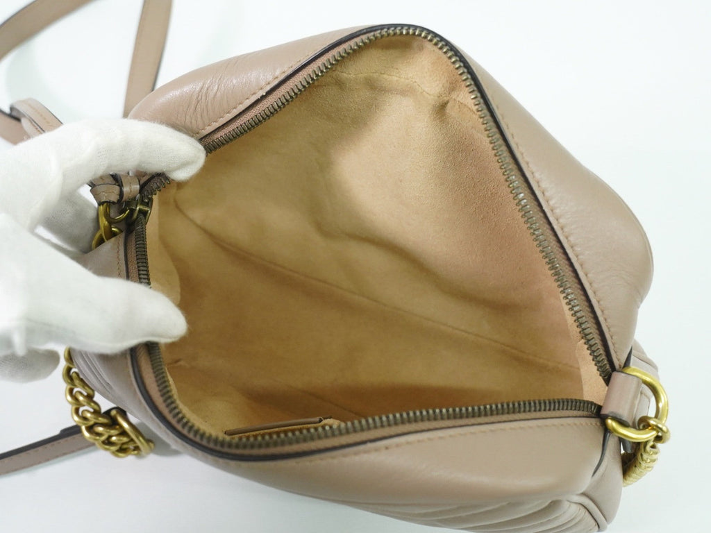 Gucci Gg Marmont Shoulder Bag Matelasse Leather Beige Leather Shoulder Bag Bag (Pre-Owned)