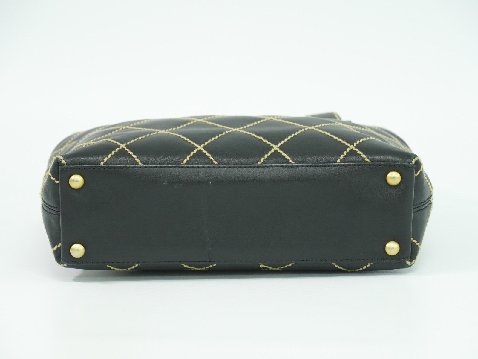Chanel Surpique Tote Quilted Leather Black Leather Handbag (Pre-Owned)