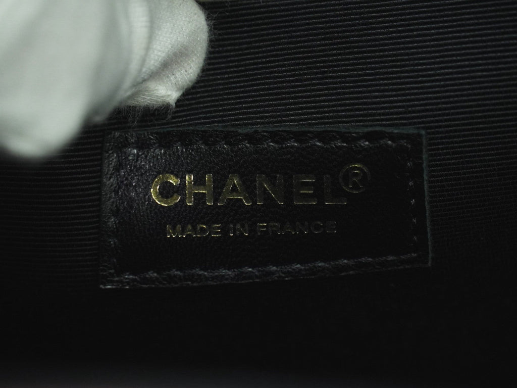 Chanel Vintage Portrait Tote Printed Leather And Quilted Patent Black Patent_Leather Tote Bag Bag (Pre-Owned)