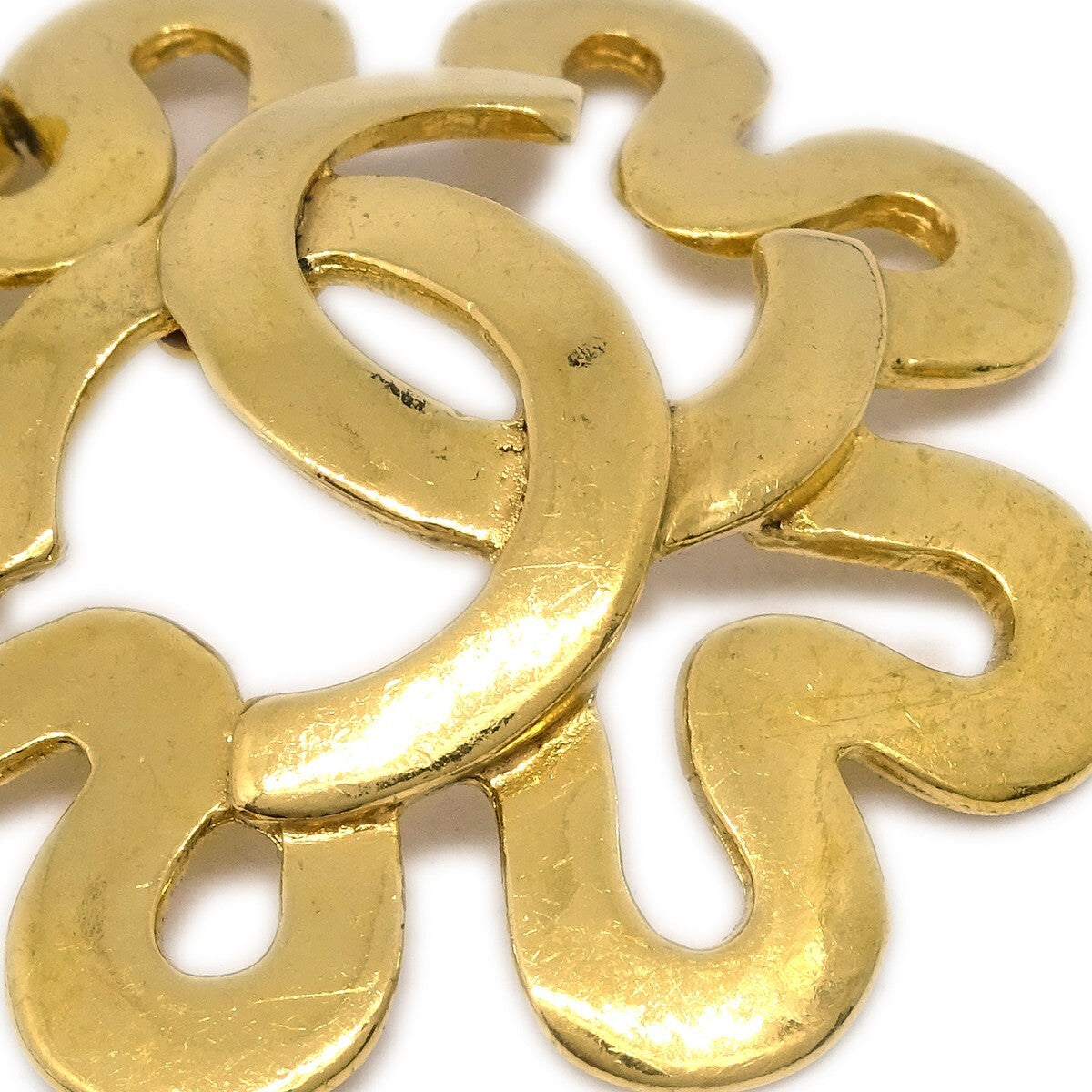 Chanel Vintage Cc Flower Cutout Round Clip-On Earrings Metal Gold Gold_Plated Earrings Jewelry (Pre-Owned)