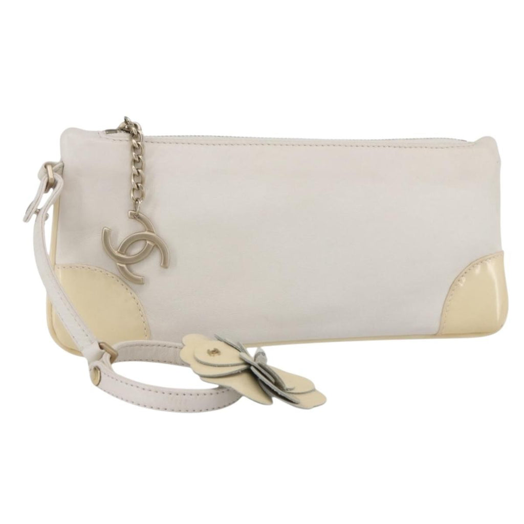 Chanel Camellia Clutch Bag Leather Ecru Leather Clutche & Pouche Bag (Pre-Owned)