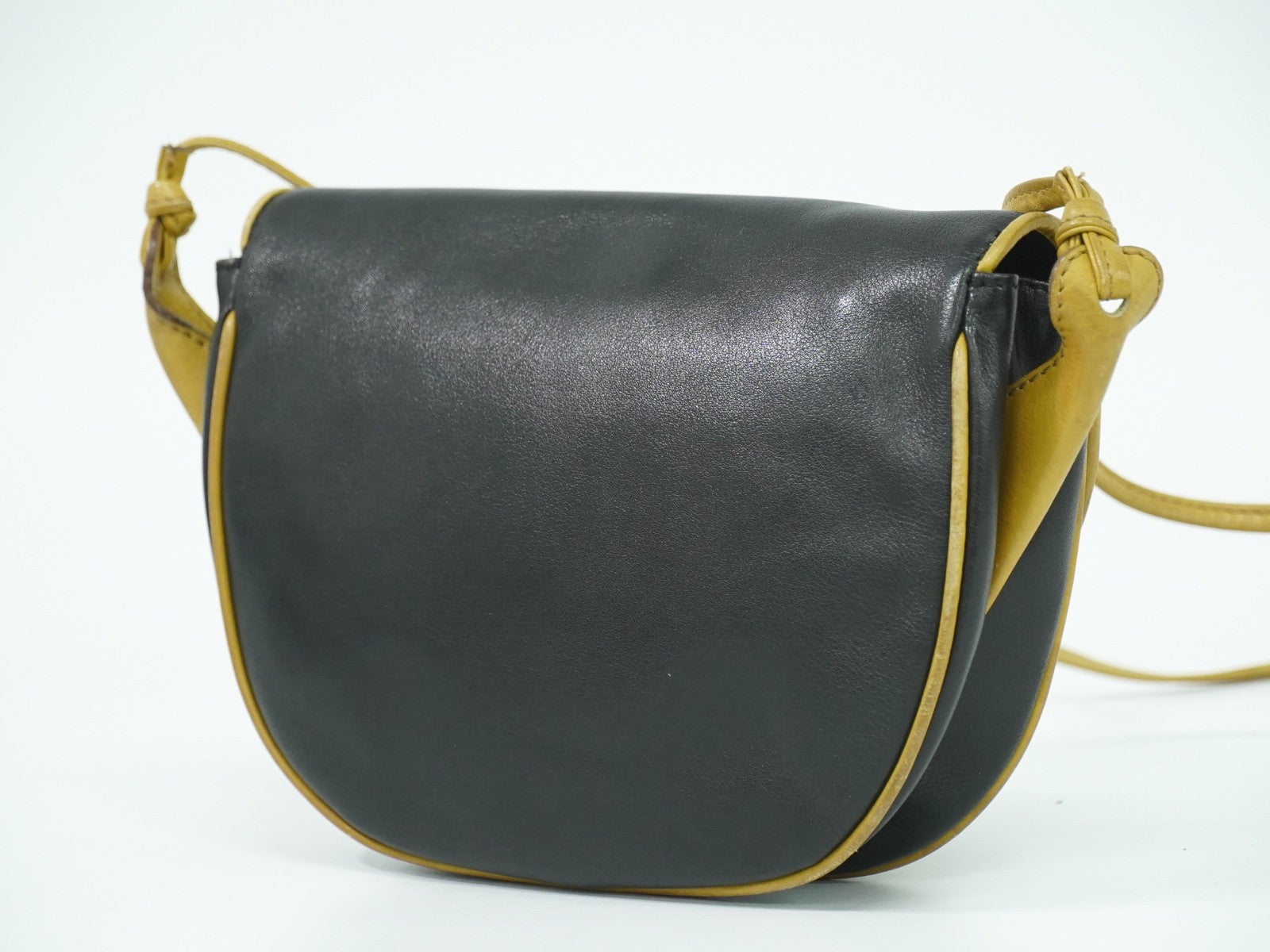 Celine Vintage Shoulder Bag Leather Black Leather Shoulder Bag Bag (Pre-Owned)