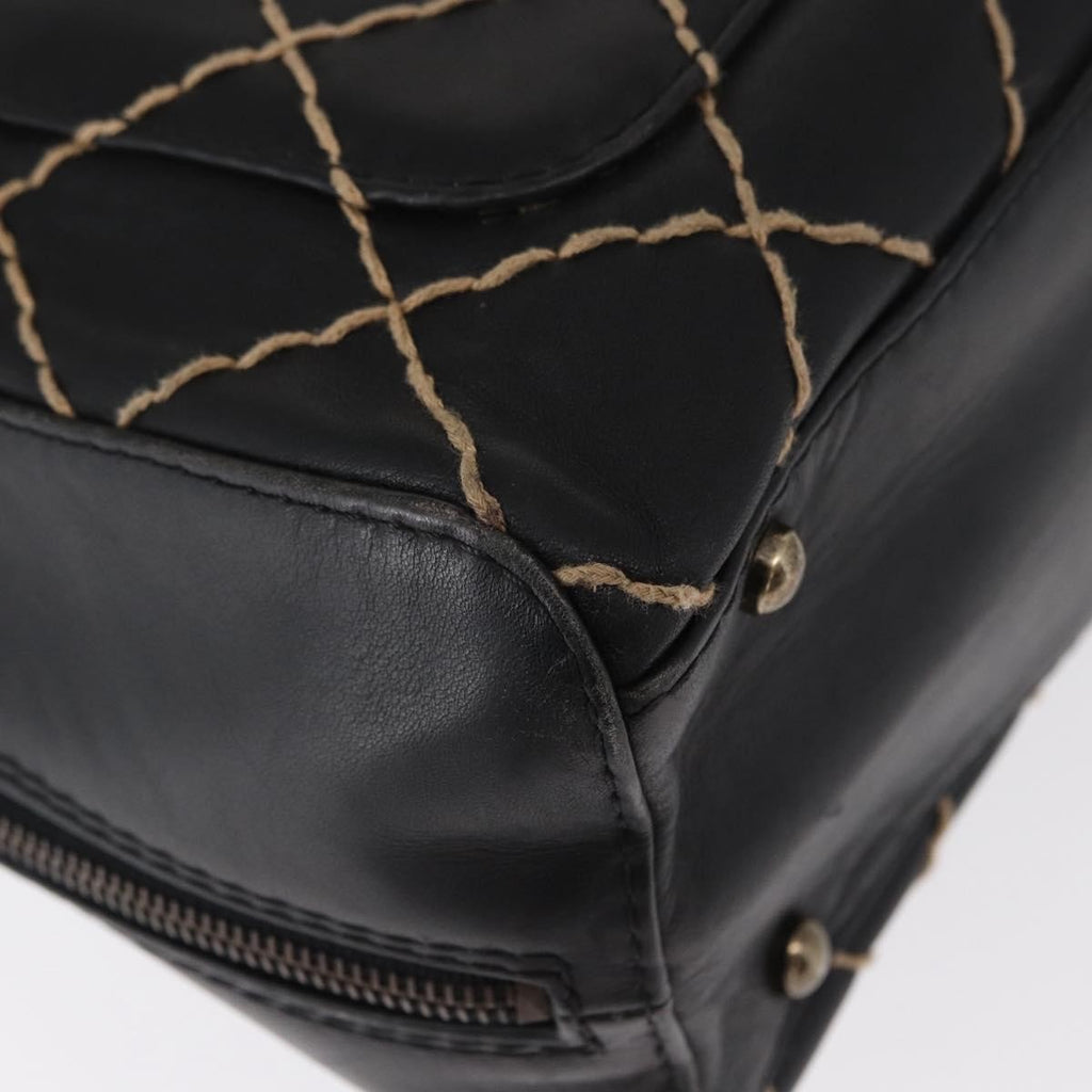 Chanel Surpique Zip Around Satchel Quilted Leather Black Leather Handbag (Pre-Owned)