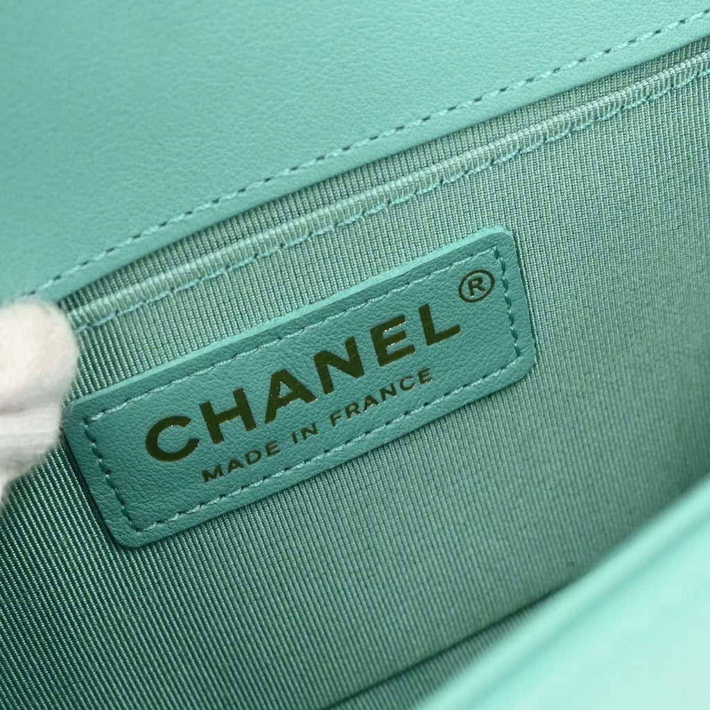 Chanel Boy Flap Bag Quilted Lambskin Green Leather Shoulder Bag Bag (Pre-Owned)